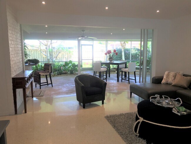 Foto del edificio - 1083 SW 4th St