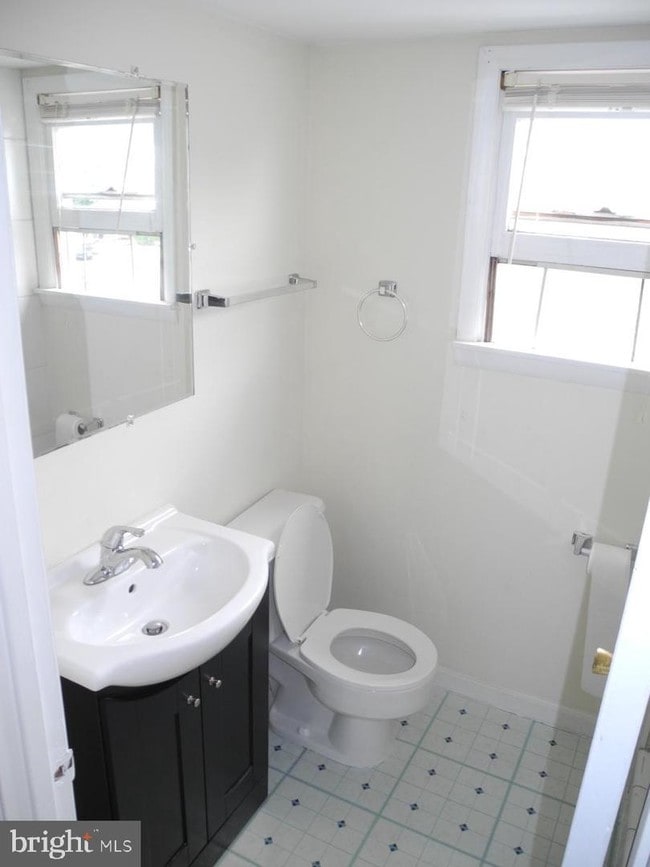 Building Photo - 1700 E Main St