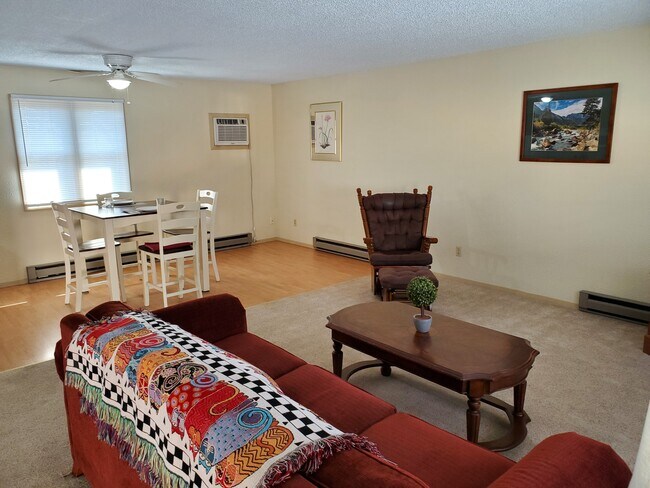 Foto del edificio - 990 N 18th St