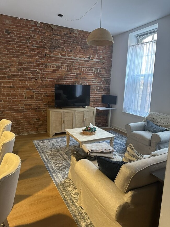 Photo - Welcome to Urban Elegance in the Heart of Historic Old City, Philadelphia Apartment