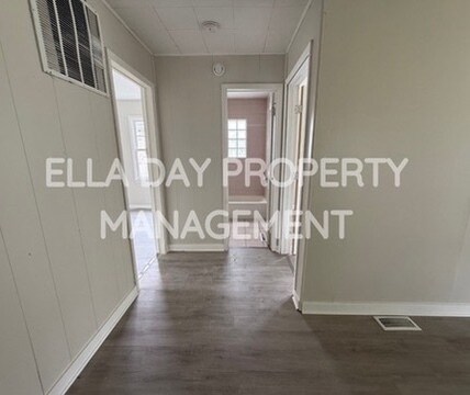 Building Photo - 828 N Terrace Dr