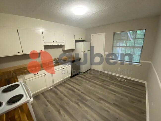 Building Photo - Hixson 2 Bed Duplex -$250 off move in spec...