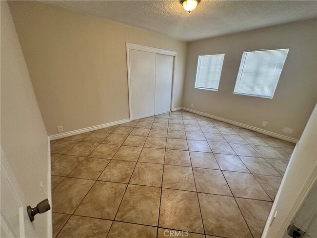 Building Photo - 10516 Clovis Ave