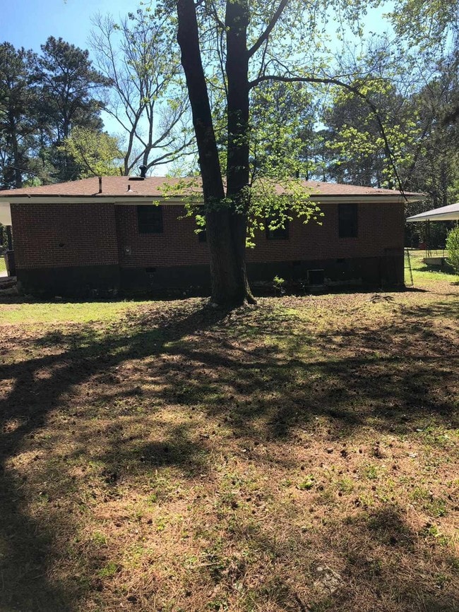 Building Photo - 1556 Rock Cut Rd