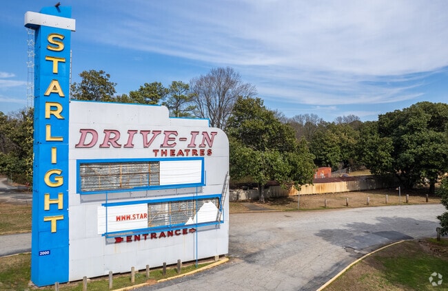 South River Gardens residents can enjoy a classic movie experience under the stars at Southwest DeKalb’s Starlight Drive-In Theatre, just a short drive away.