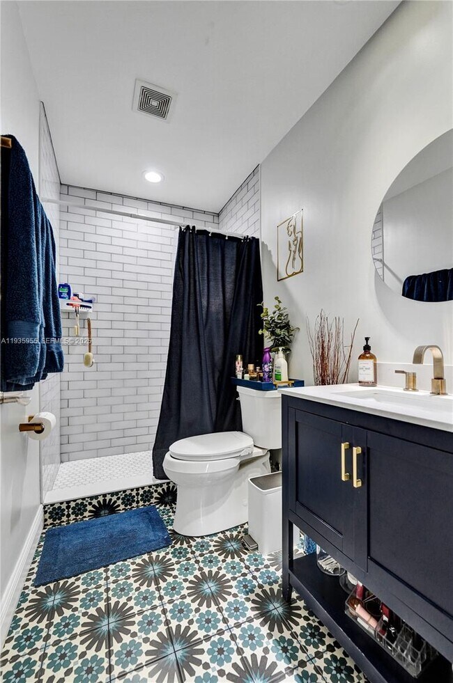 Foto del edificio - 2826 Dewey St