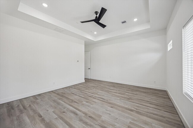 Foto del edificio - 6644 Lozier St