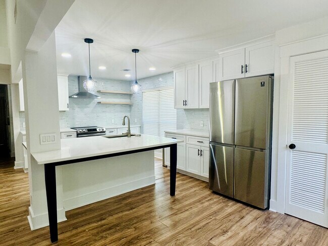 Foto del edificio - 1904 Variations Dr NE