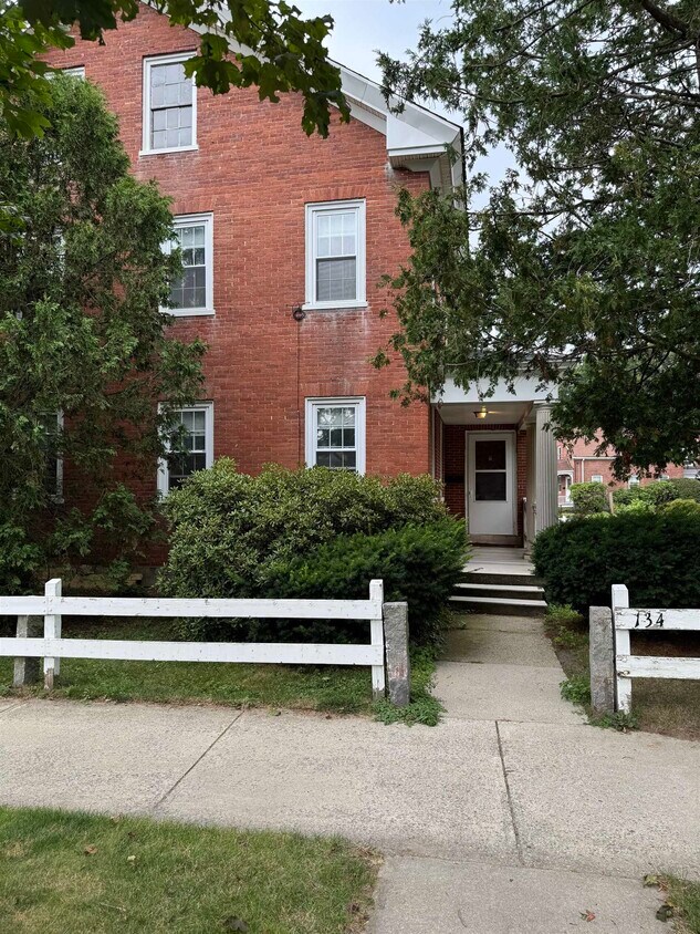Foto principal - 134 Washington St