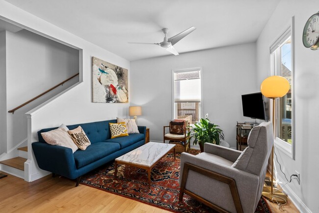 Building Photo - Gorgeous 3 Bedroom Home in Downtown Raleig...