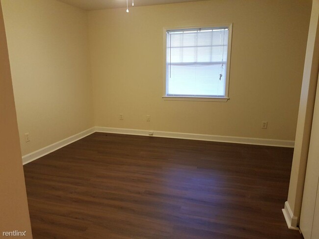 Building Photo - 2 br, 2.5 bath  - Avery Close