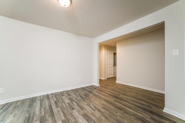 Building Photo - 15669 Del Norte Dr
