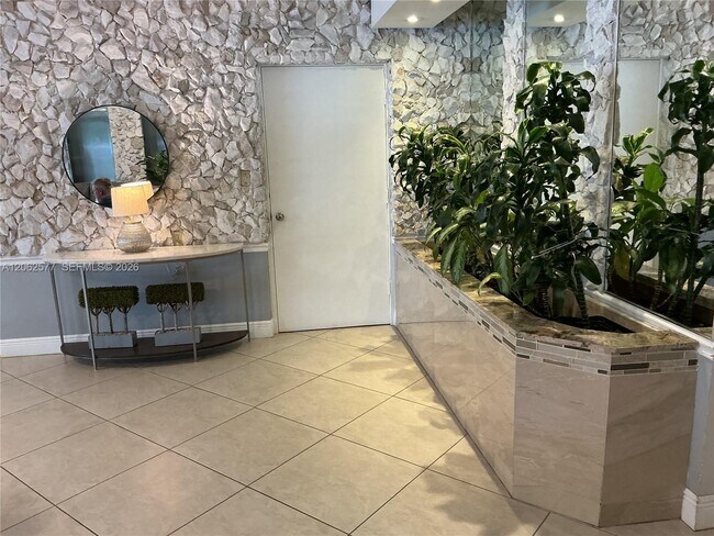 Foto del edificio - 3010 N Course Dr