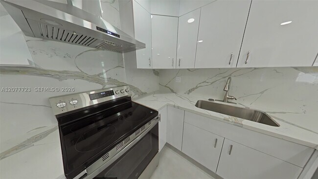 Foto del edificio - 8336 SW 10th St