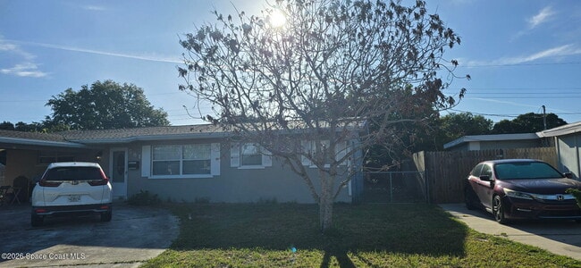 Building Photo - 581 Oxford Ave