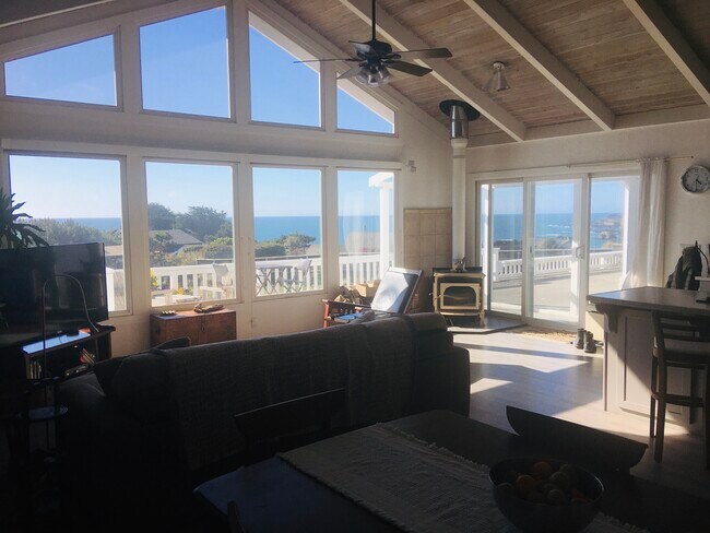 Big room - 10880 Palette Dr