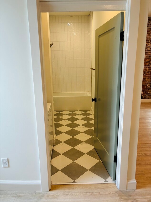 Foto del edificio - 711 Broadway St