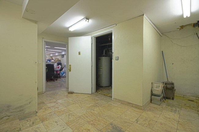 Lower Level - 943 4th Ave