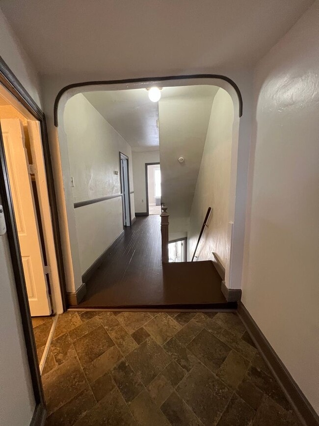 Foto del edificio - 1221 E Philadelphia St