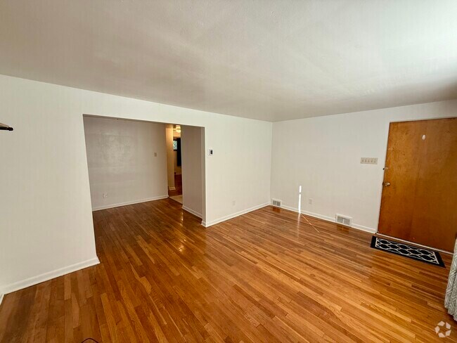 Building Photo - 230 Clairmont Ave
