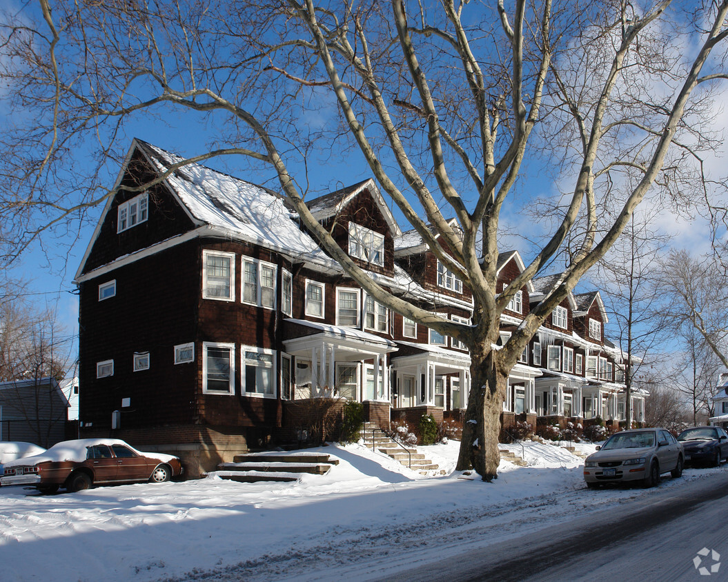 Building Photo - 2-22 Clay Ave