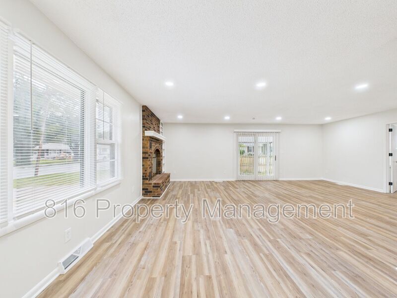 Foto principal - 8215 Ruskin Way