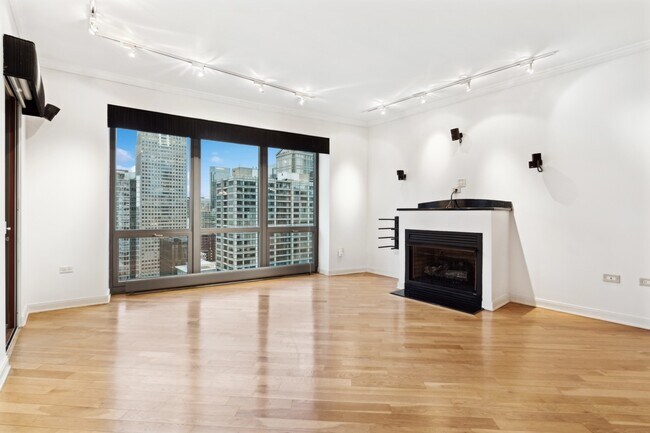 Foto del edificio - 130 N Garland Ct