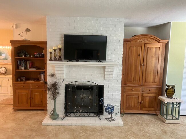 Foto del edificio - 2425 Doud St