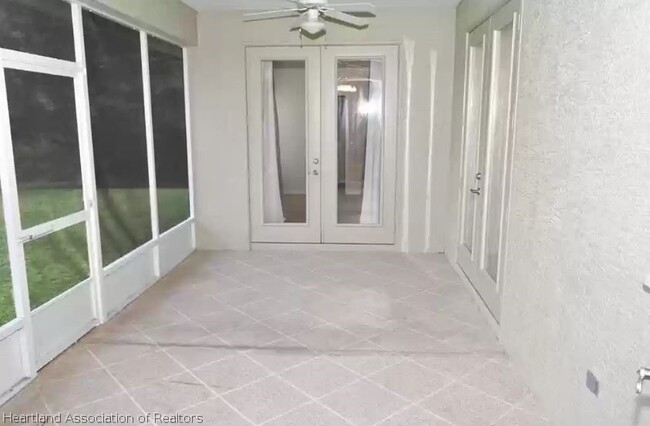 Building Photo - 4615 Seawood Ave