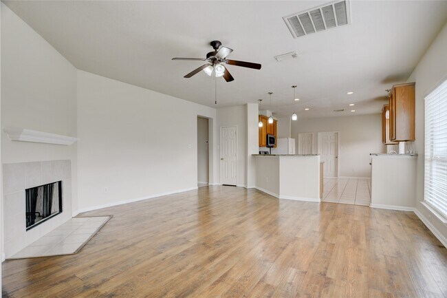 Foto del edificio - 11110 Christmas Fern St