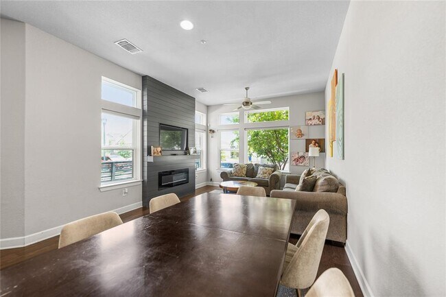 Foto del edificio - 4322 Stromquist St