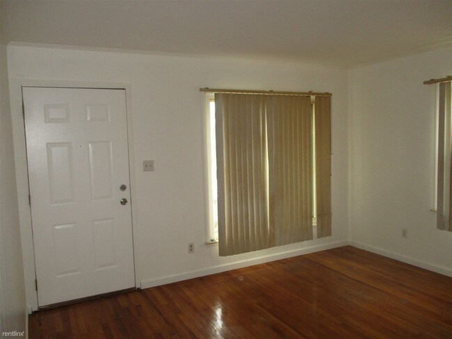 Foto del edificio - 7292 Orchard Ave