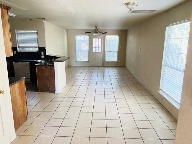 Foto del edificio - 4205 Clover St