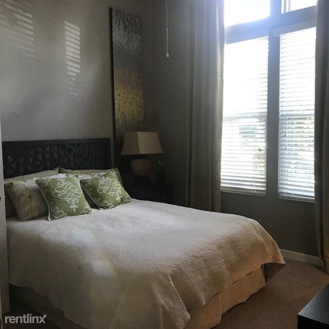 Foto del edificio - 2 br, 2 bath  - 930 Canton Ave