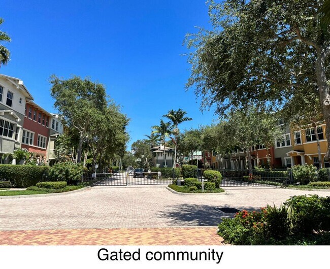 Foto del edificio - Luxury Townhouse West Palm Beach Gated Community two bedroom three bathrooms!