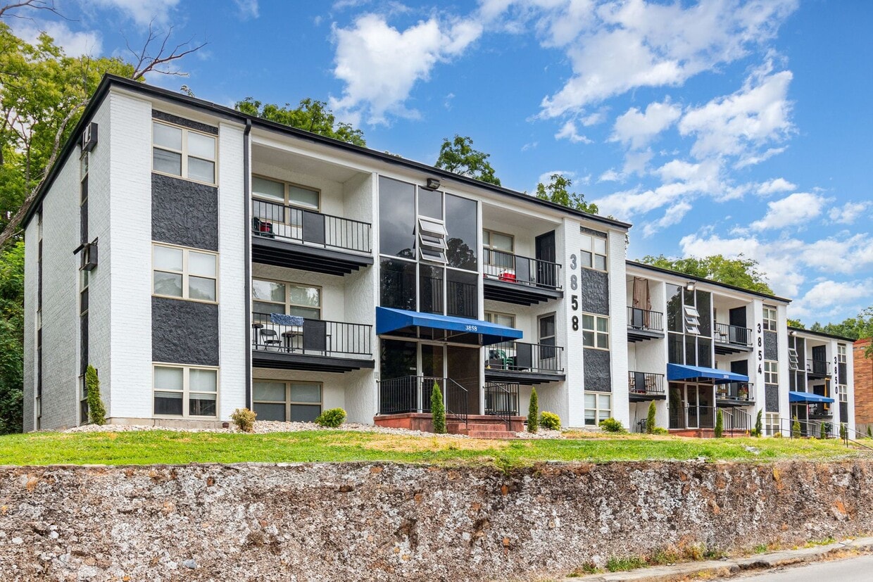 Washington Court Apartments- Newly Renovated - Washington Court Apartments- Newly Renovated