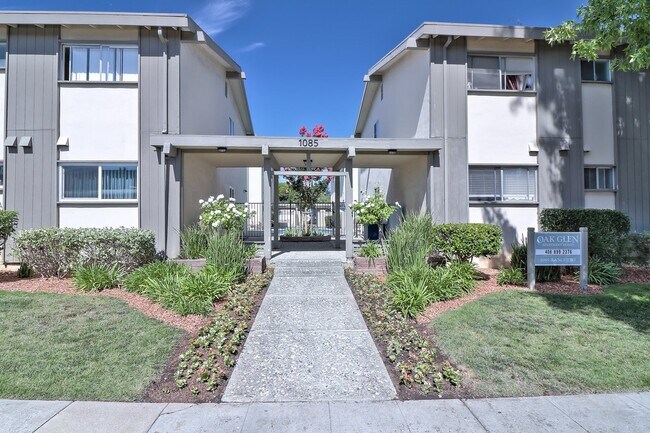 Building Photo - 1085 Ranchero Way