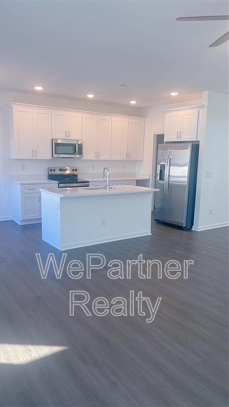 Building Photo - 3 Sandstone Dr