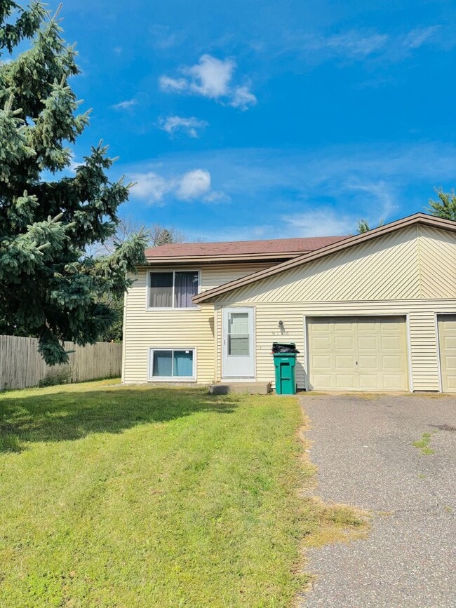 Foto del edificio - 6124 73rd Ave N