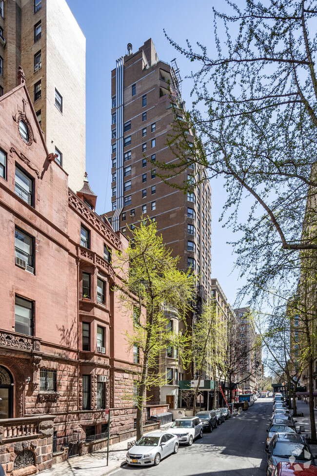 Building Photo - Claremont Condominiums