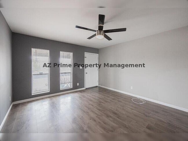 Foto del edificio - 1838 E Enid Ave