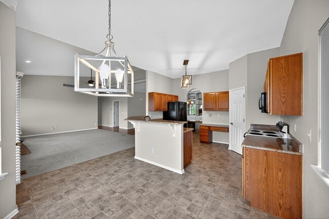 Building Photo - 11131 Park Vista Dr