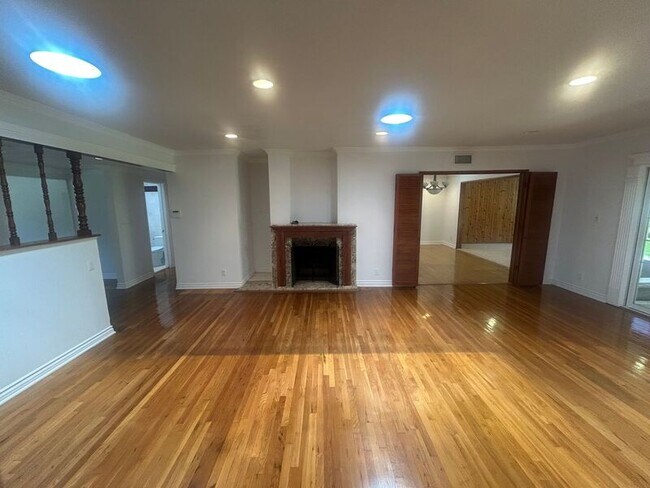 Building Photo - 429 Paulette Pl