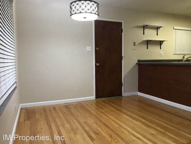 Building Photo - 3 br, 2 bath House - 24765 Calaroga Avenue