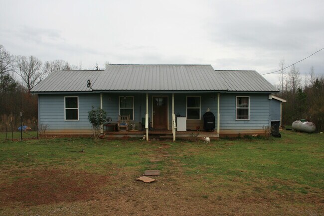 The house. - 142 Reeves Rd
