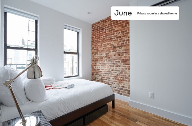 Foto del edificio - Room in Shared 3.0 bed/1 bath home