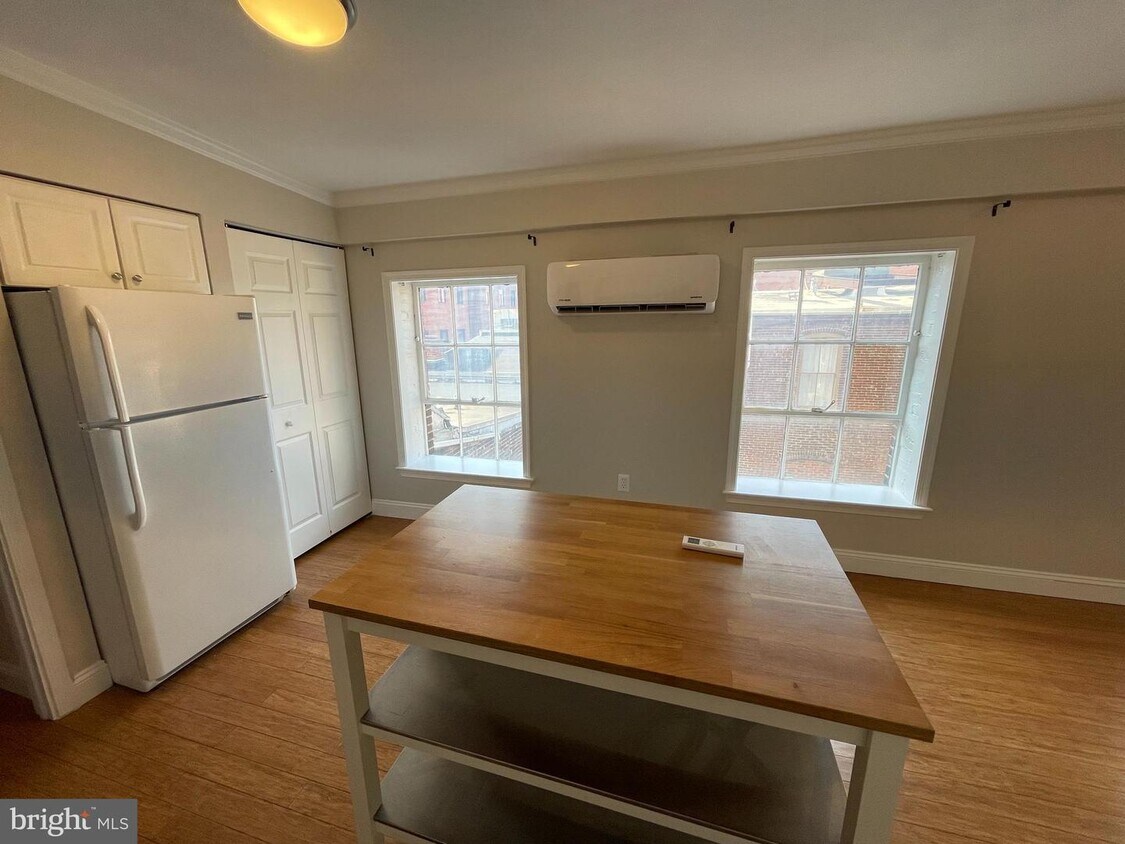 Foto principal - 107 S Union St