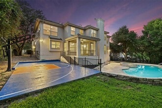 Building Photo - 402 Luna Vista Dr