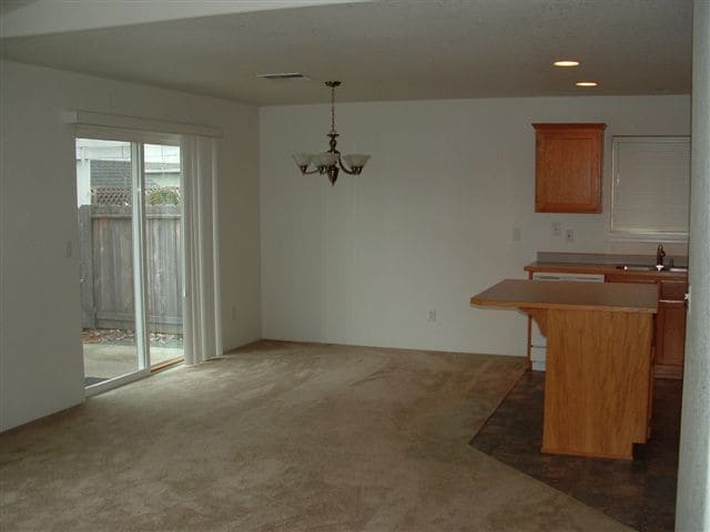 Building Photo - Quiet neighborhood in Culdesac