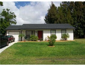 Building Photo - 1050 SW Fenway Rd